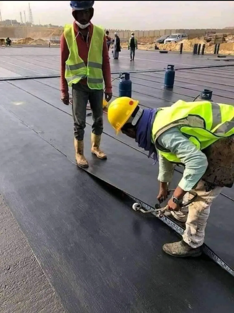 أعمال عزل مائي وحراري بالدمام